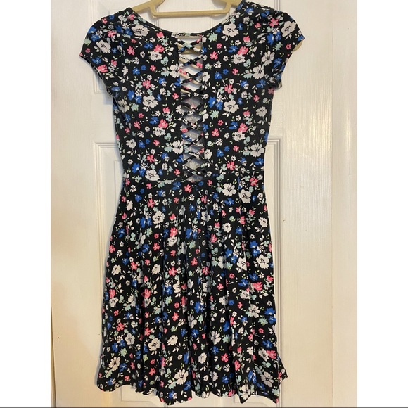 Floral Scoop Neck Dress w/ Ladder back | Size S - Picture 2 of 2